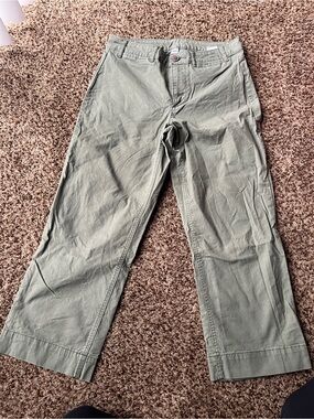 Women's Olive Green Cropped-Leg Pants